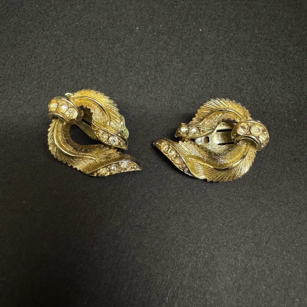 Vintage Lisner Clip-On Earrings